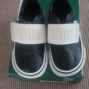 Kids puma sneakers